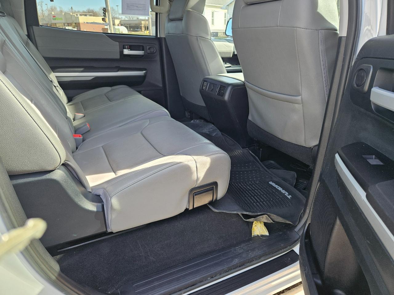 Toyota Tundra 4WD Truck CrewMax 5.7L FFV V8 6-Spd AT LTD (Natl) 2016