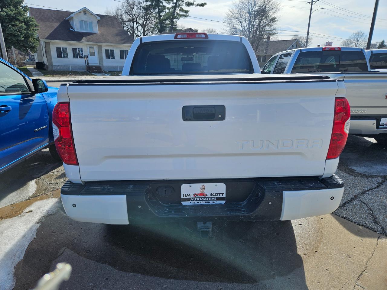 Toyota Tundra 4WD Truck CrewMax 5.7L FFV V8 6-Spd AT LTD (Natl) 2016