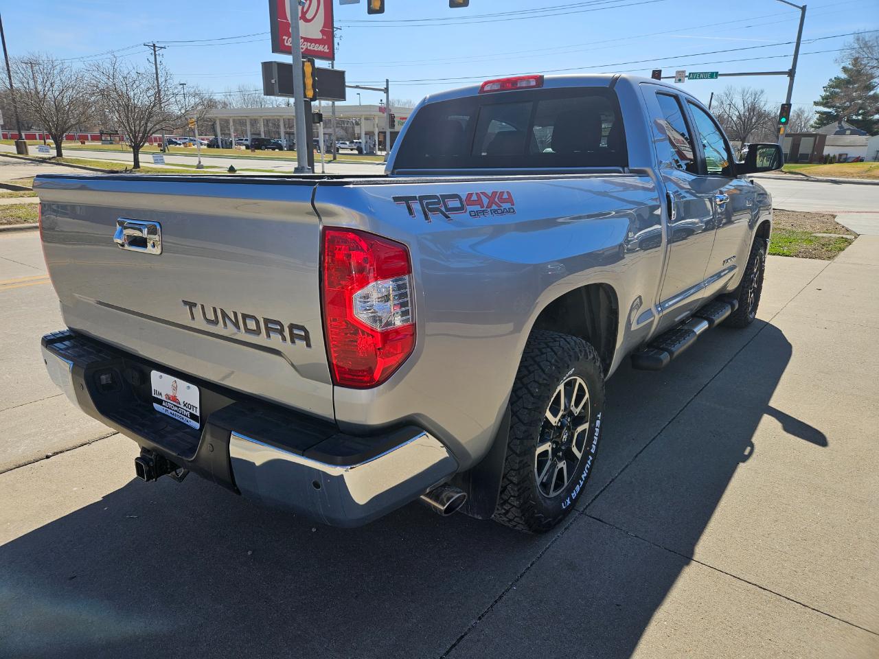 Toyota Tundra 4WD Truck Double Cab 5.7L FFV V8 6-Spd AT LTD (Natl) 2014