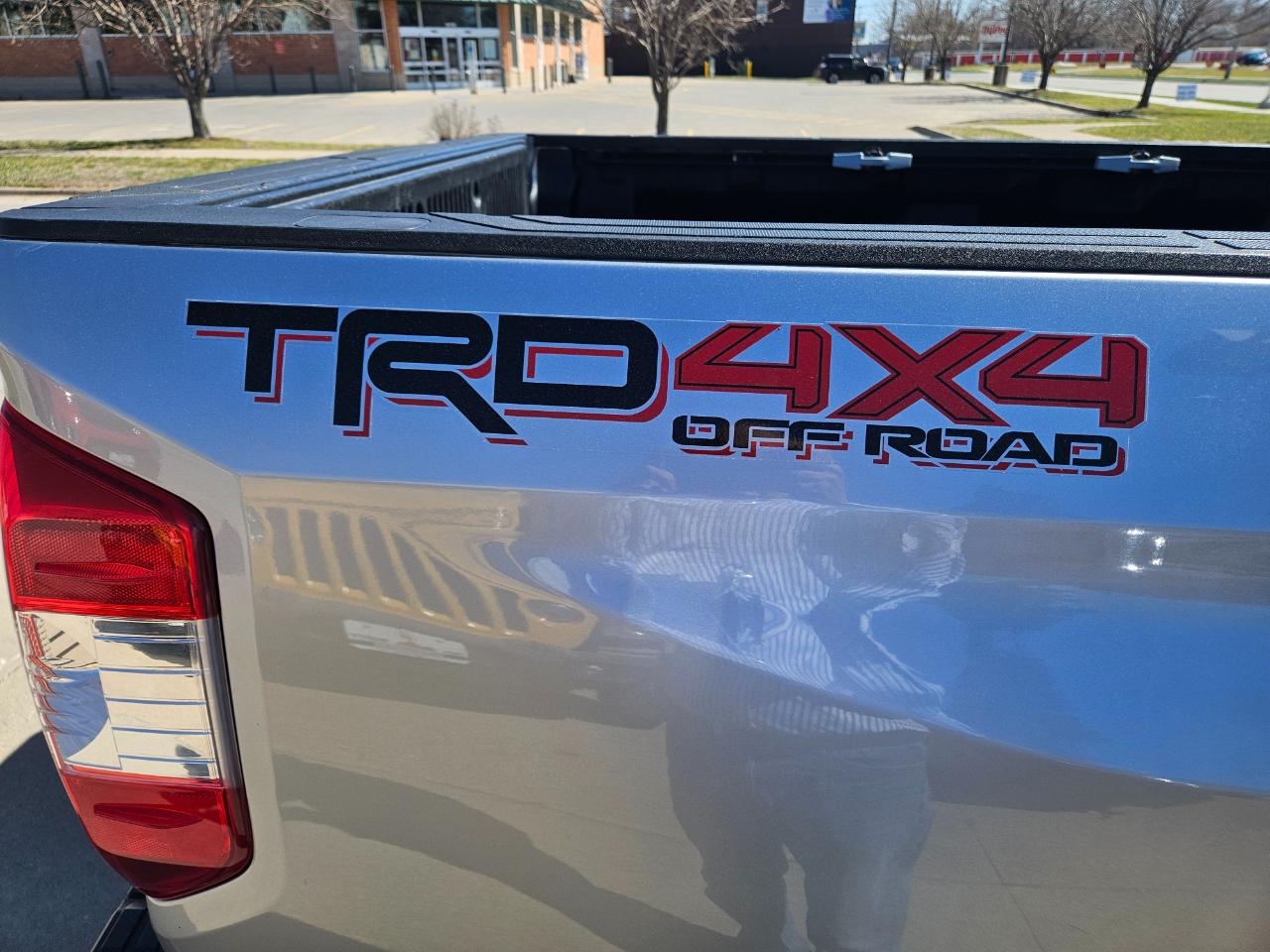 Toyota Tundra 4WD Truck Double Cab 5.7L FFV V8 6-Spd AT LTD (Natl) 2014