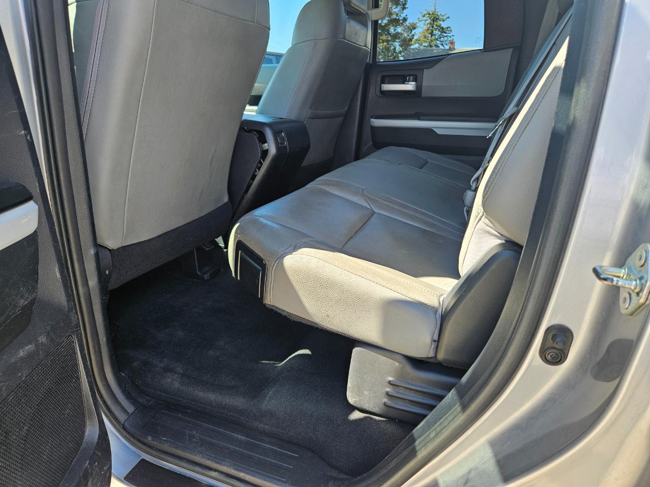 Toyota Tundra 4WD Truck Double Cab 5.7L FFV V8 6-Spd AT LTD (Natl) 2014