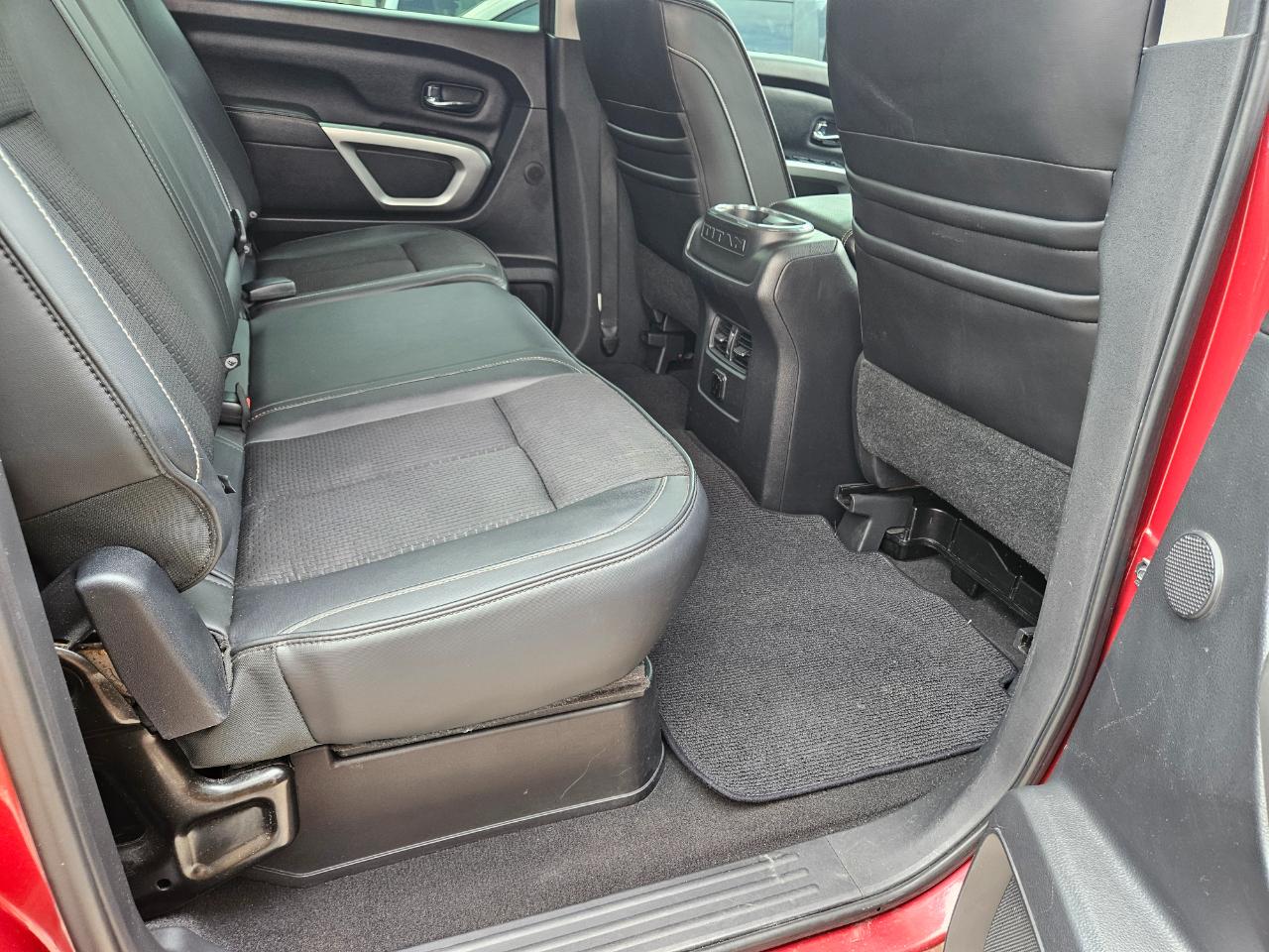 Nissan Titan 4x4 Crew Cab PRO-4X 2017