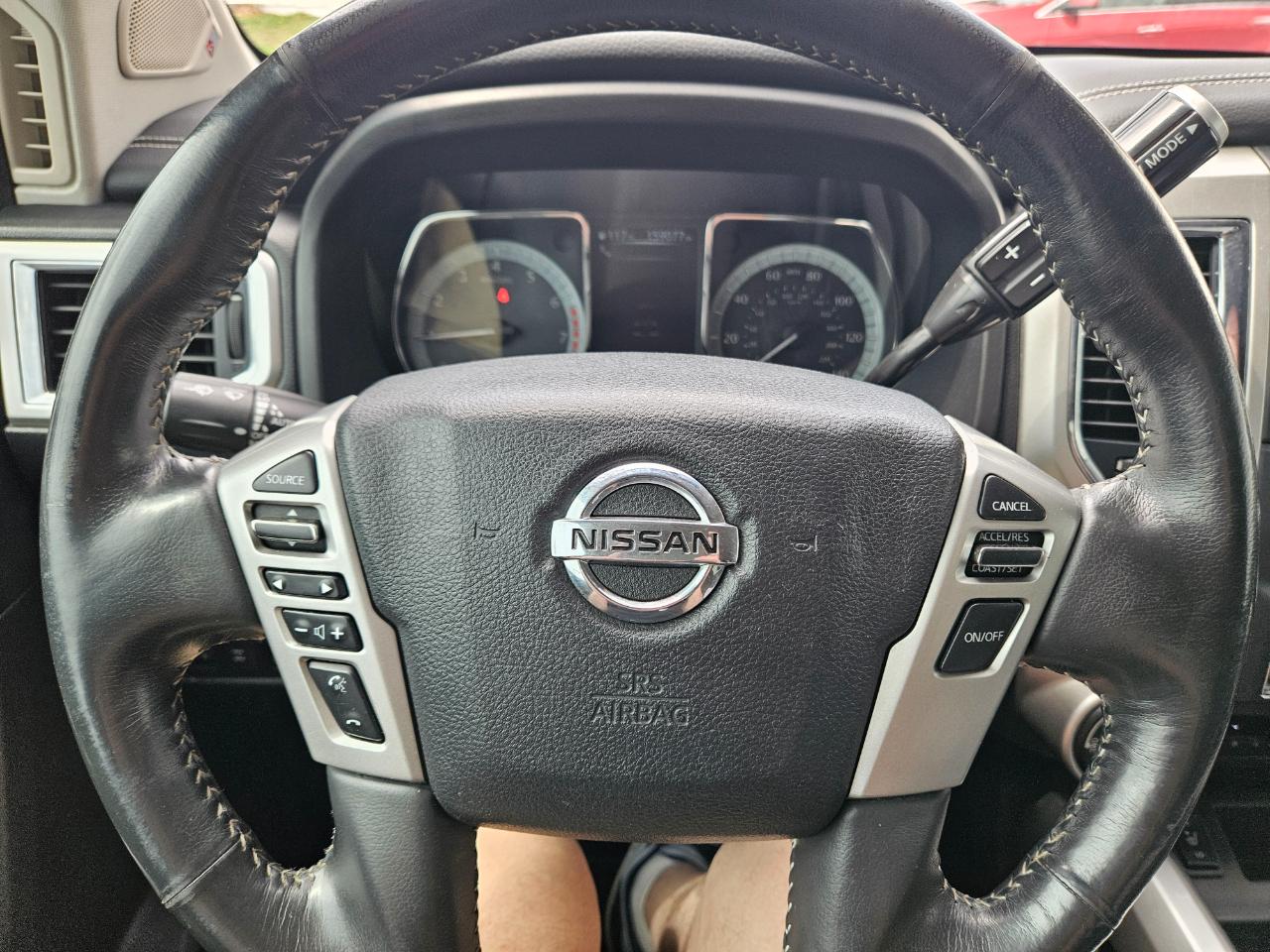 Nissan Titan 4x4 Crew Cab PRO-4X 2017