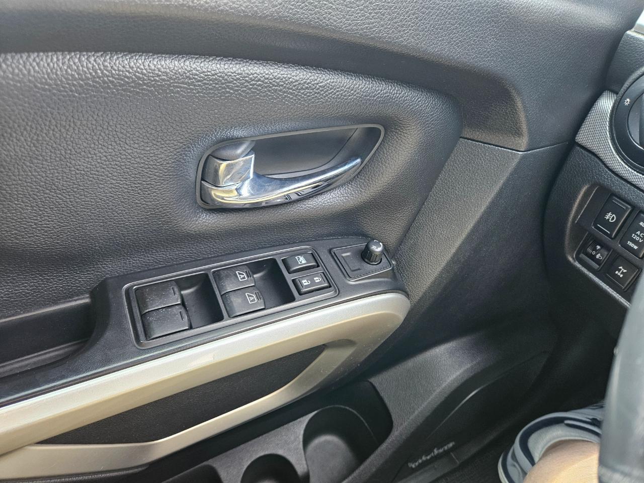 Nissan Titan 4x4 Crew Cab PRO-4X 2017