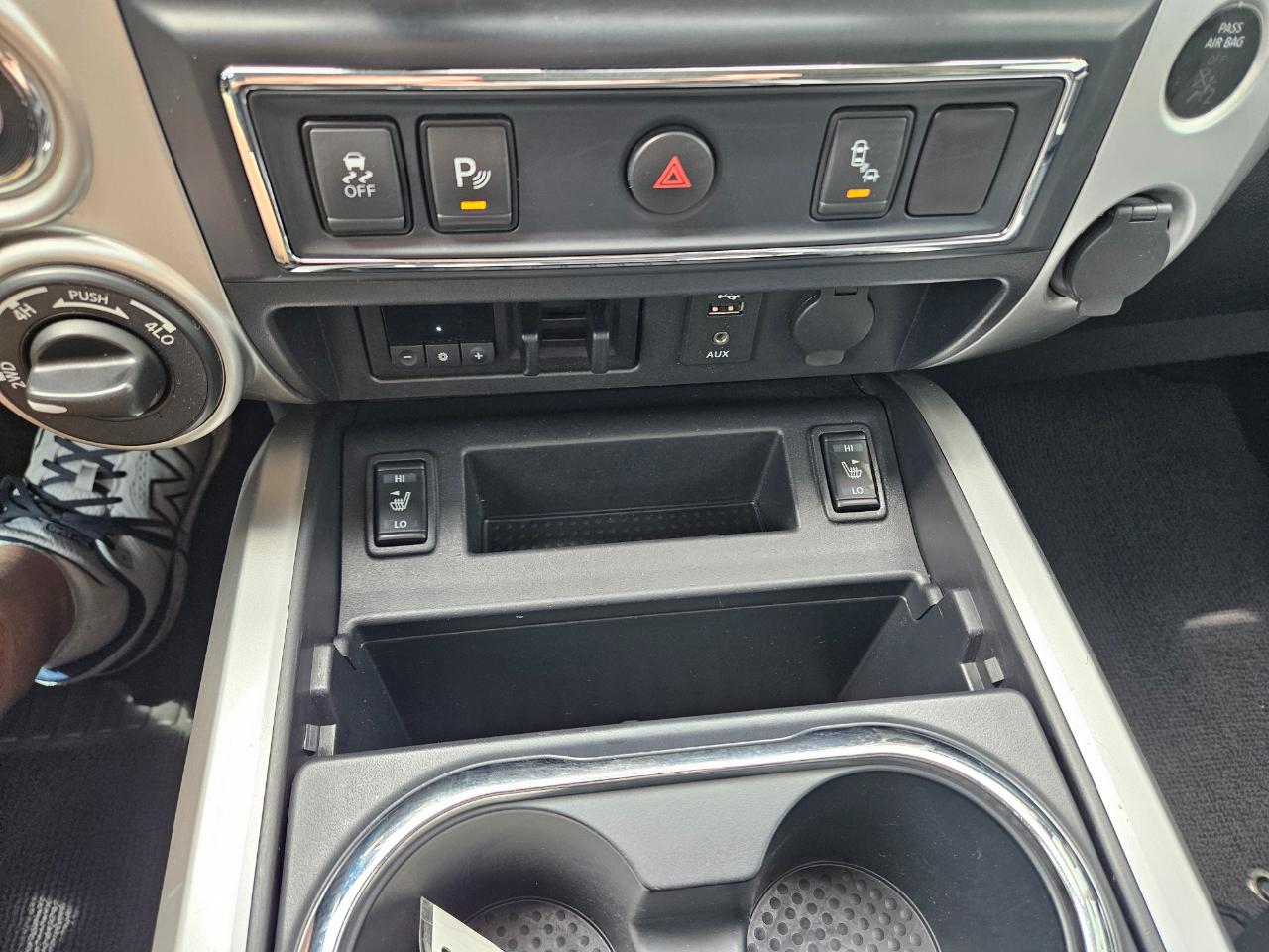 Nissan Titan 4x4 Crew Cab PRO-4X 2017