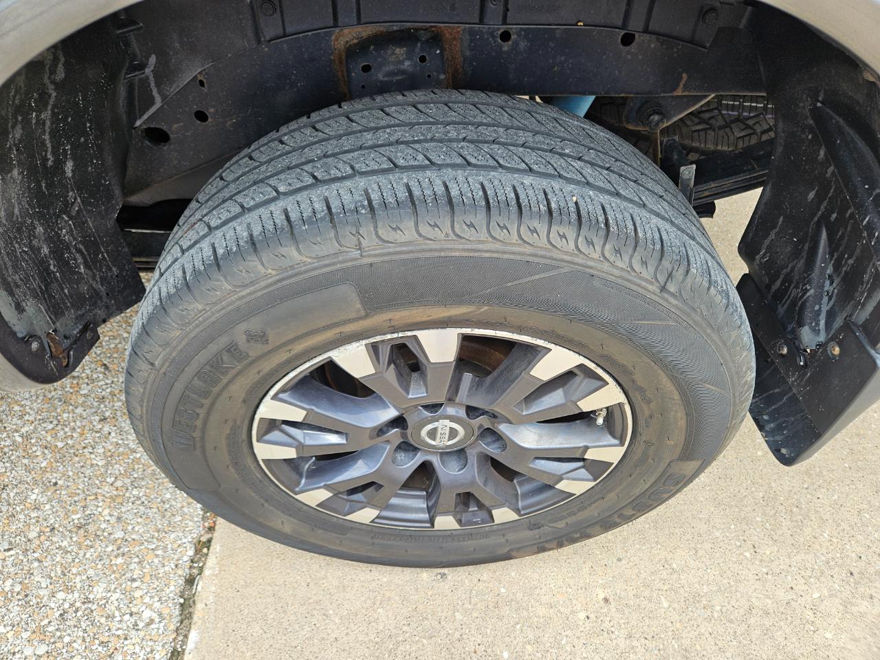 Nissan Titan 4x4 Crew Cab PRO-4X 2017