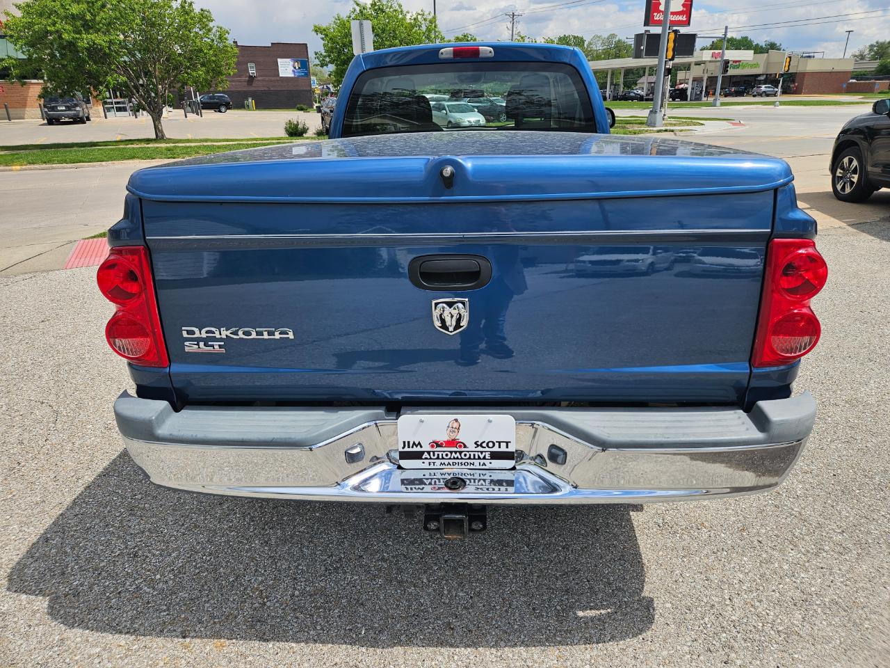 Dodge Dakota 2dr Club Cab 131" WB SLT 2005