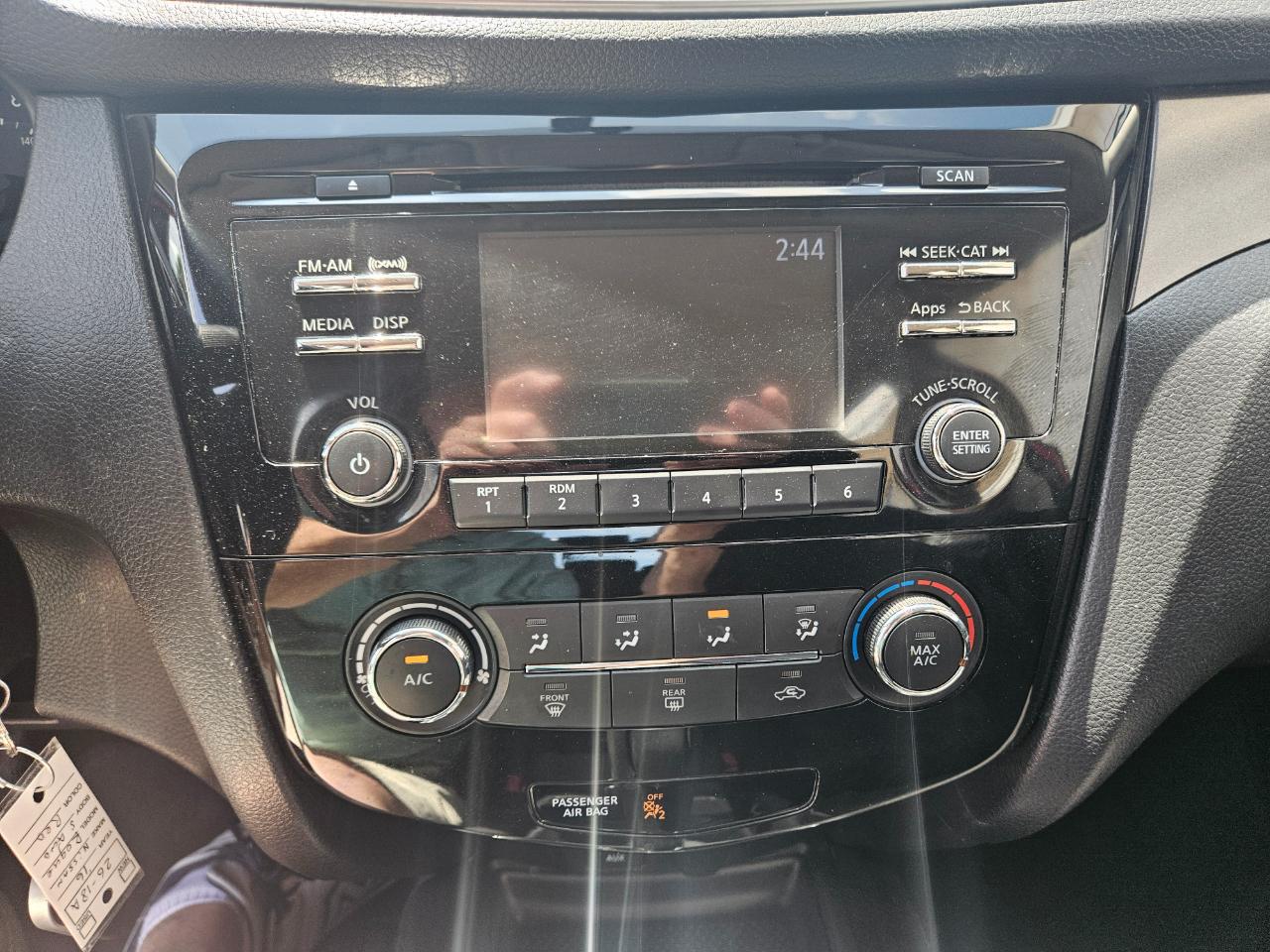 Nissan Rogue AWD 4dr SV 2016