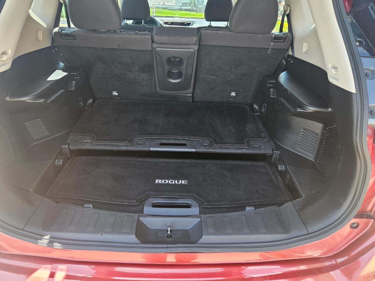Nissan Rogue AWD 4dr SV 2016
