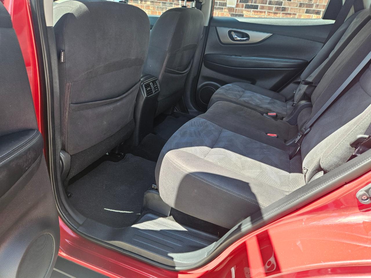 Nissan Rogue AWD 4dr SV 2016