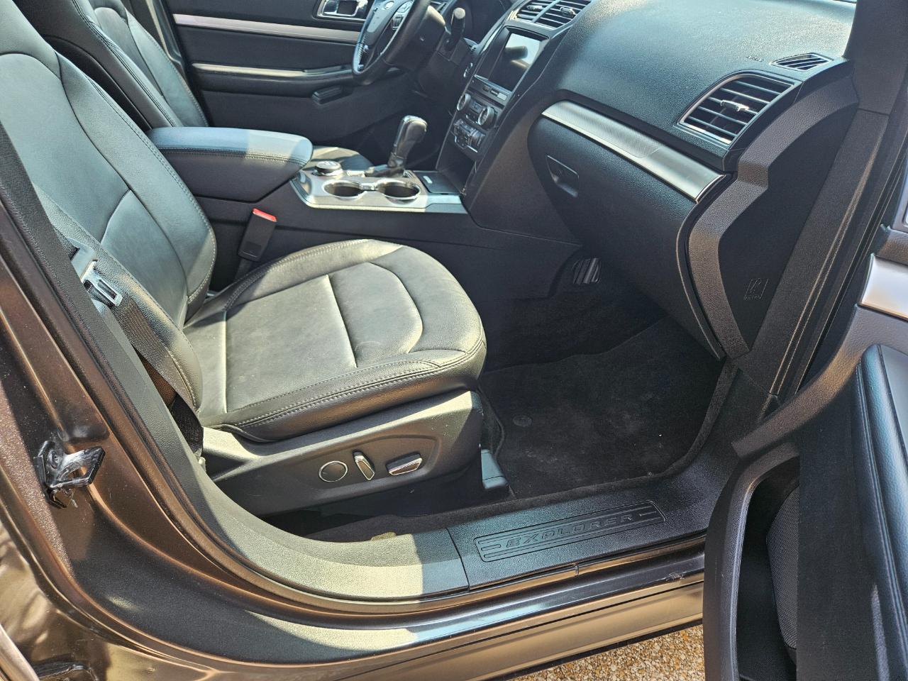 Ford Explorer XLT 4WD 2018