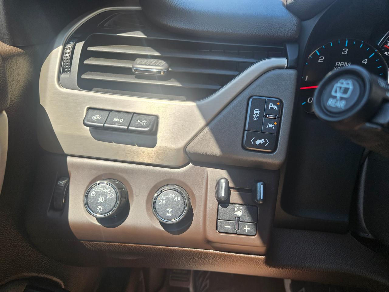 GMC Yukon 4WD 4dr Denali 2020