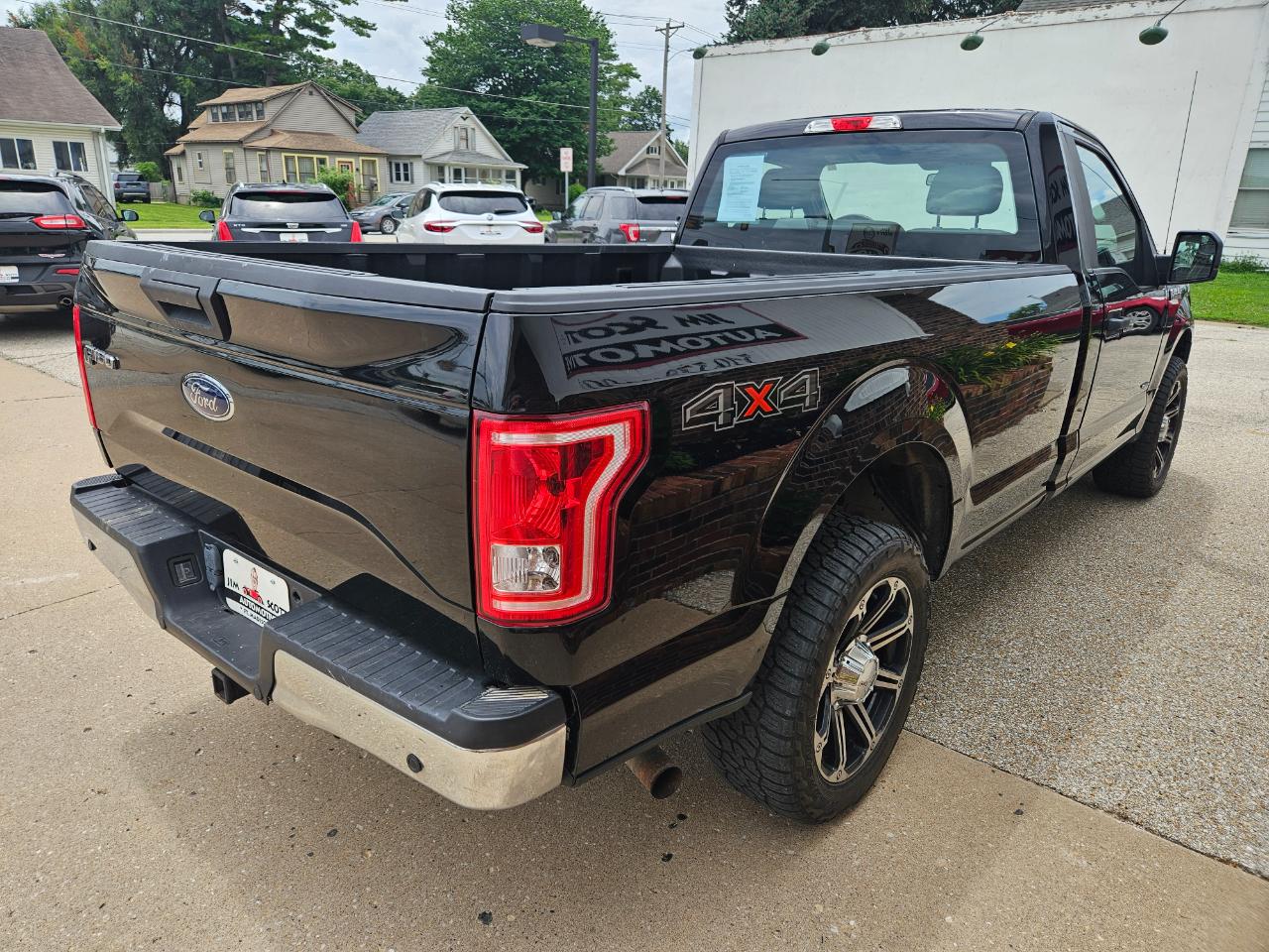 Ford F-150 4WD Reg Cab 141" XL 2016