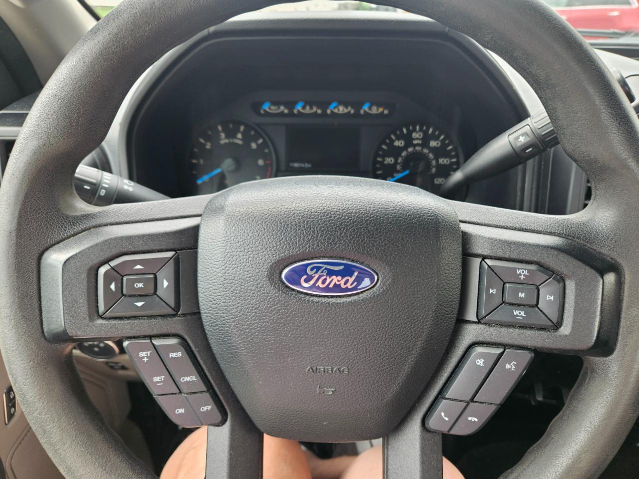 Ford F-150 4WD Reg Cab 141" XL 2016