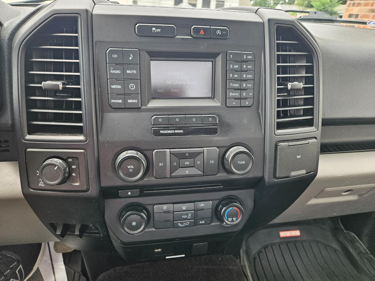 Ford F-150 4WD Reg Cab 141" XL 2016
