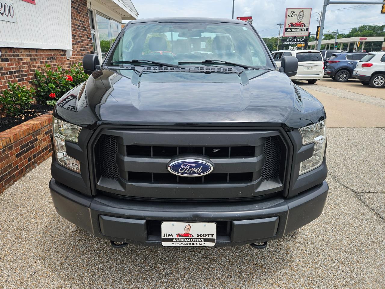 Ford F-150 4WD Reg Cab 141" XL 2016