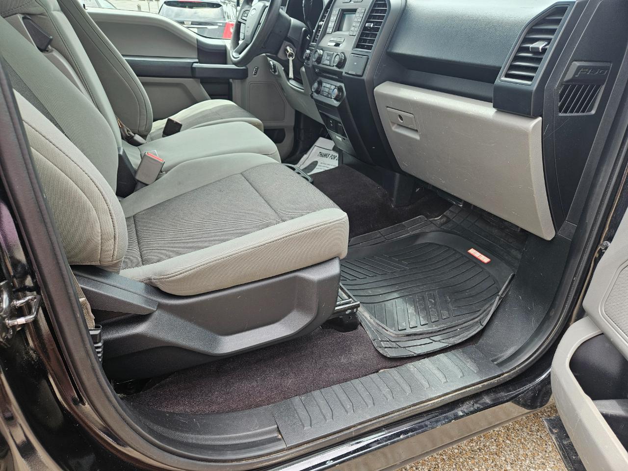 Ford F-150 4WD Reg Cab 141" XL 2016