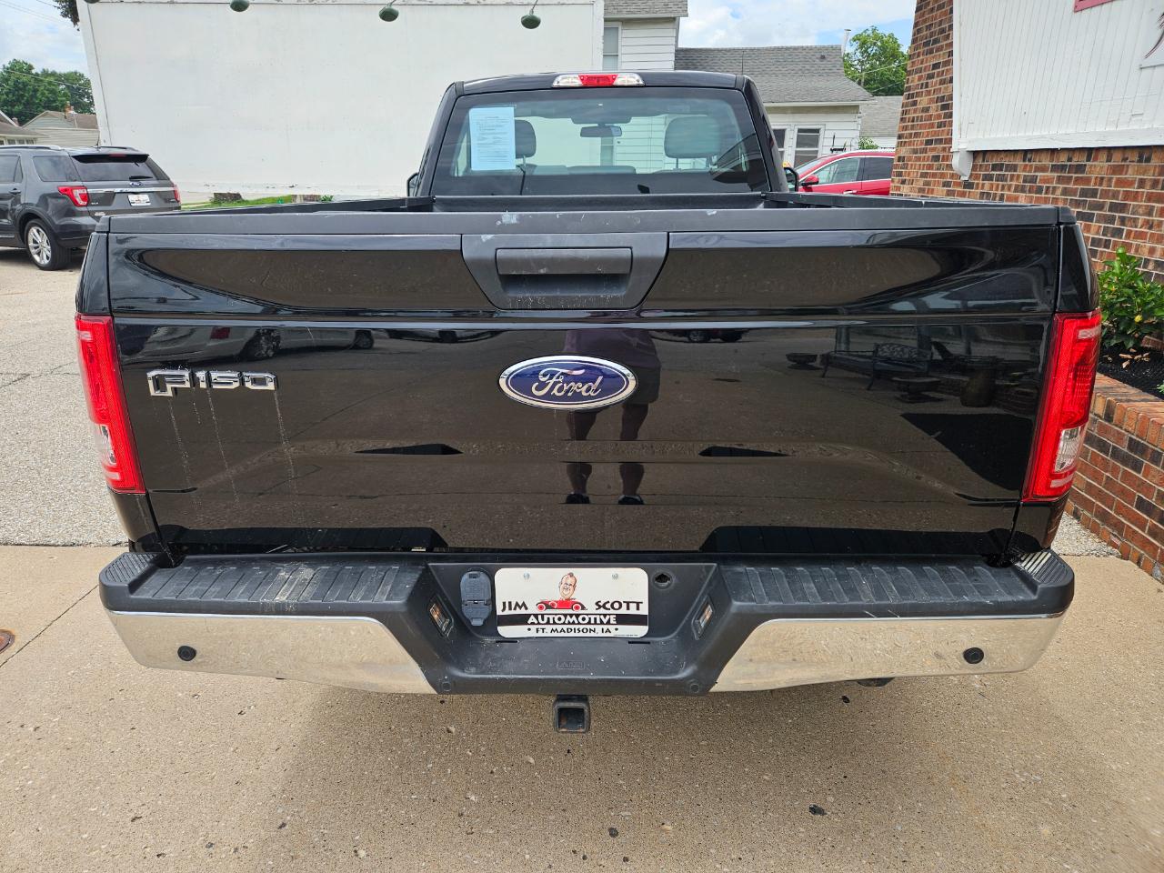Ford F-150 4WD Reg Cab 141" XL 2016