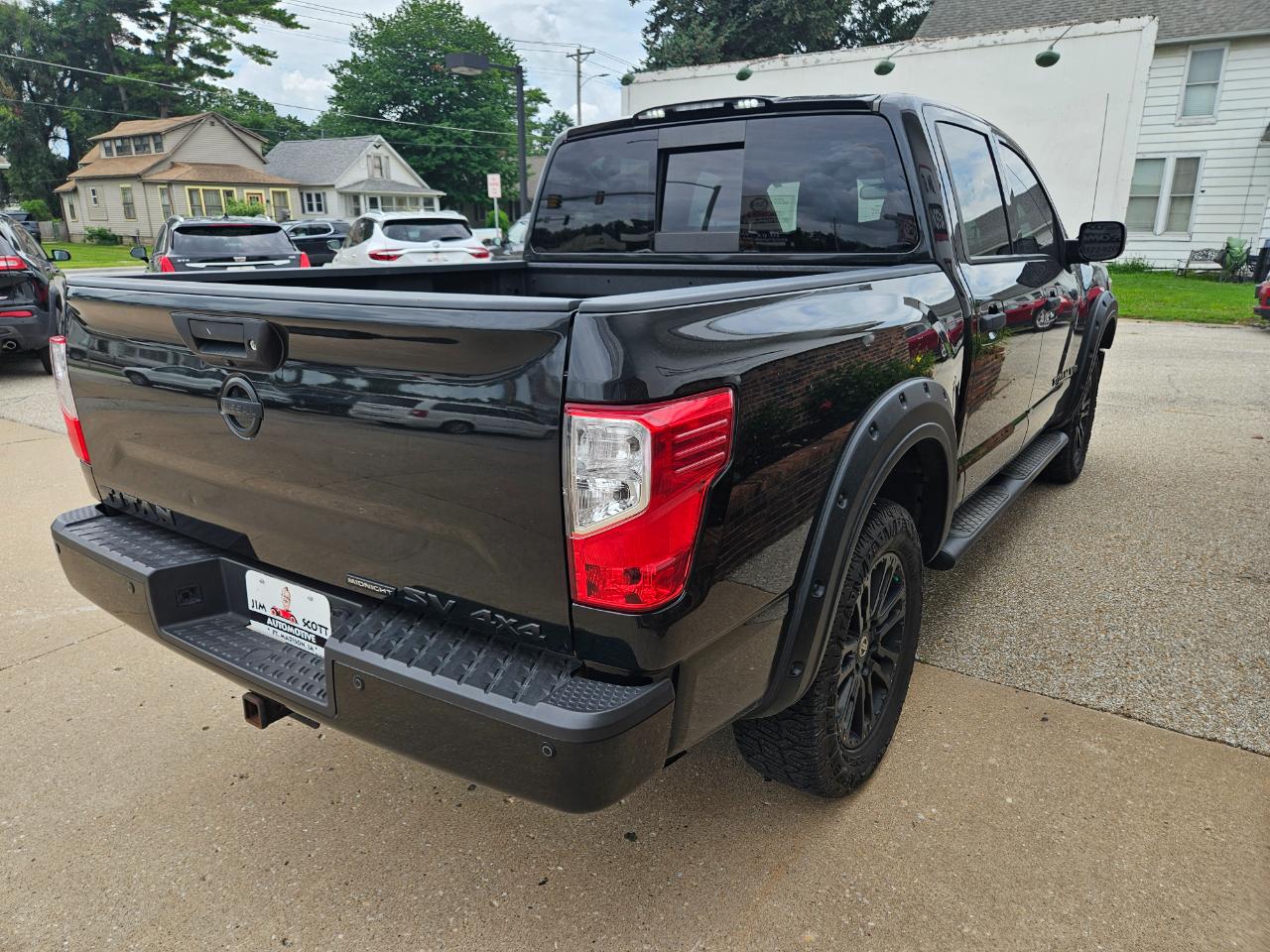 Nissan Titan 4x4 Crew Cab SV 2019