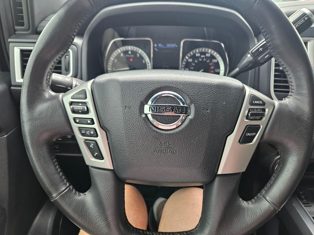 Nissan Titan 4x4 Crew Cab SV 2019