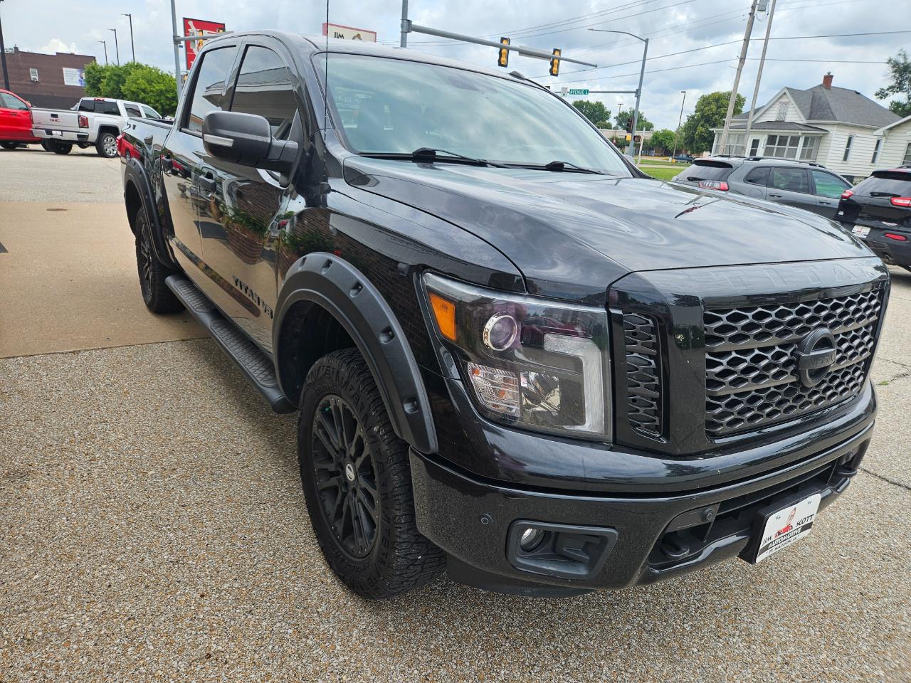 Nissan Titan 4x4 Crew Cab SV 2019