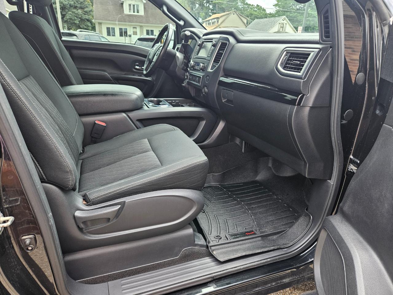 Nissan Titan 4x4 Crew Cab SV 2019