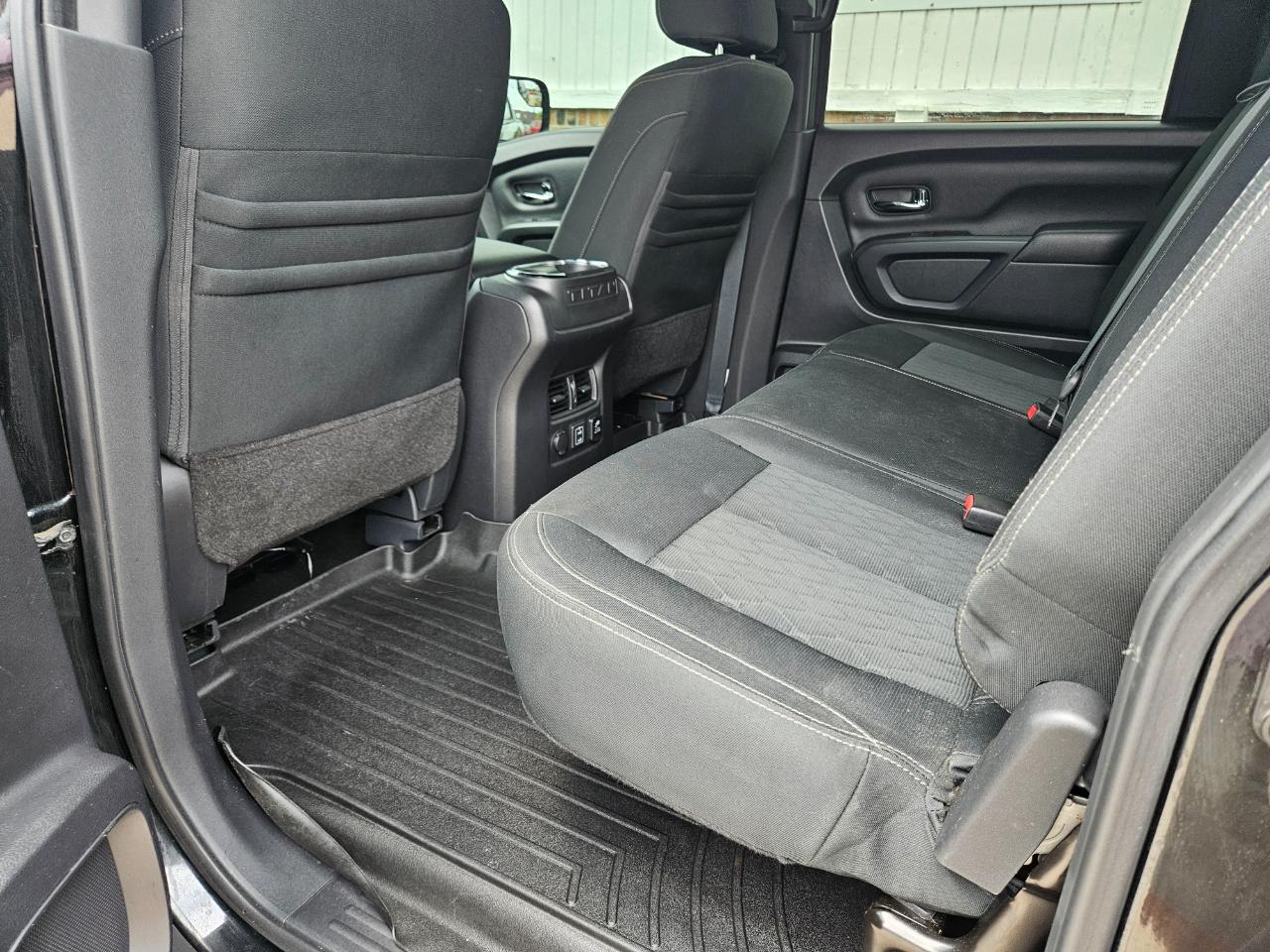 Nissan Titan 4x4 Crew Cab SV 2019