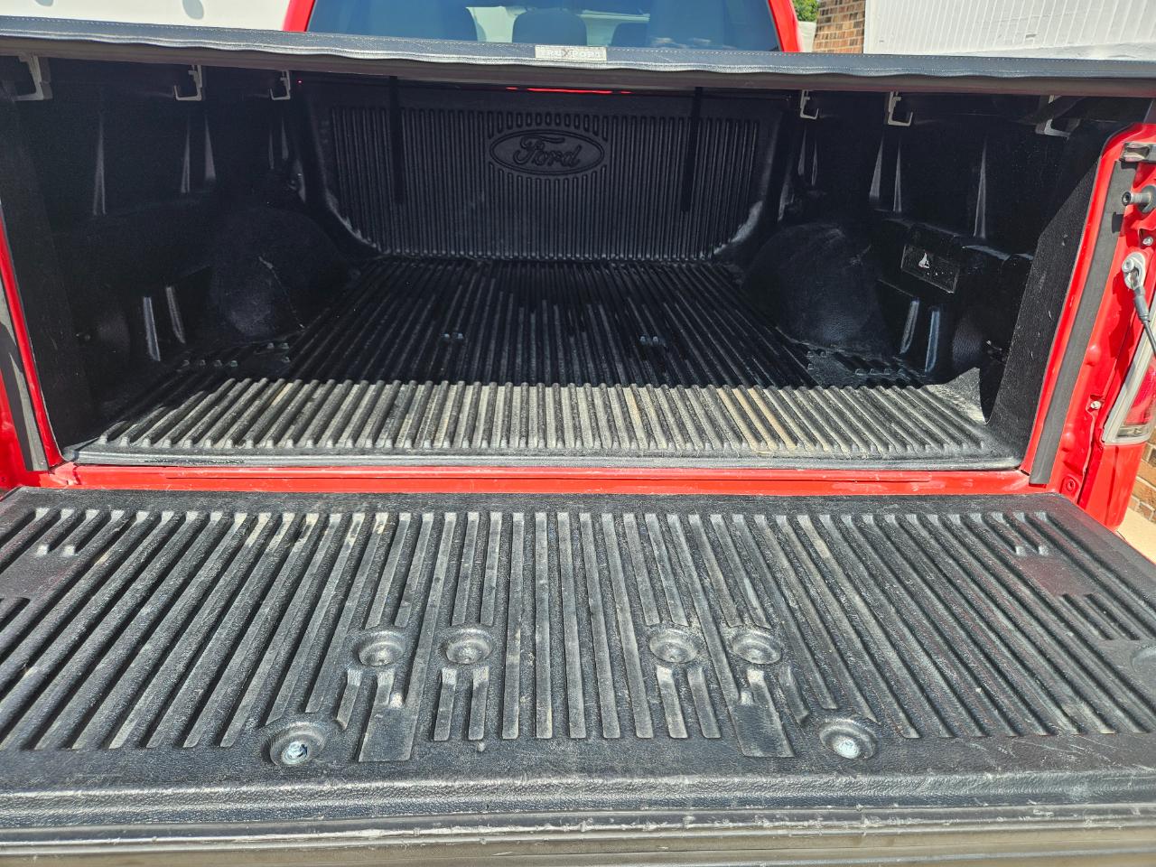 Ford F-150 2WD SuperCrew 145" XLT 2011