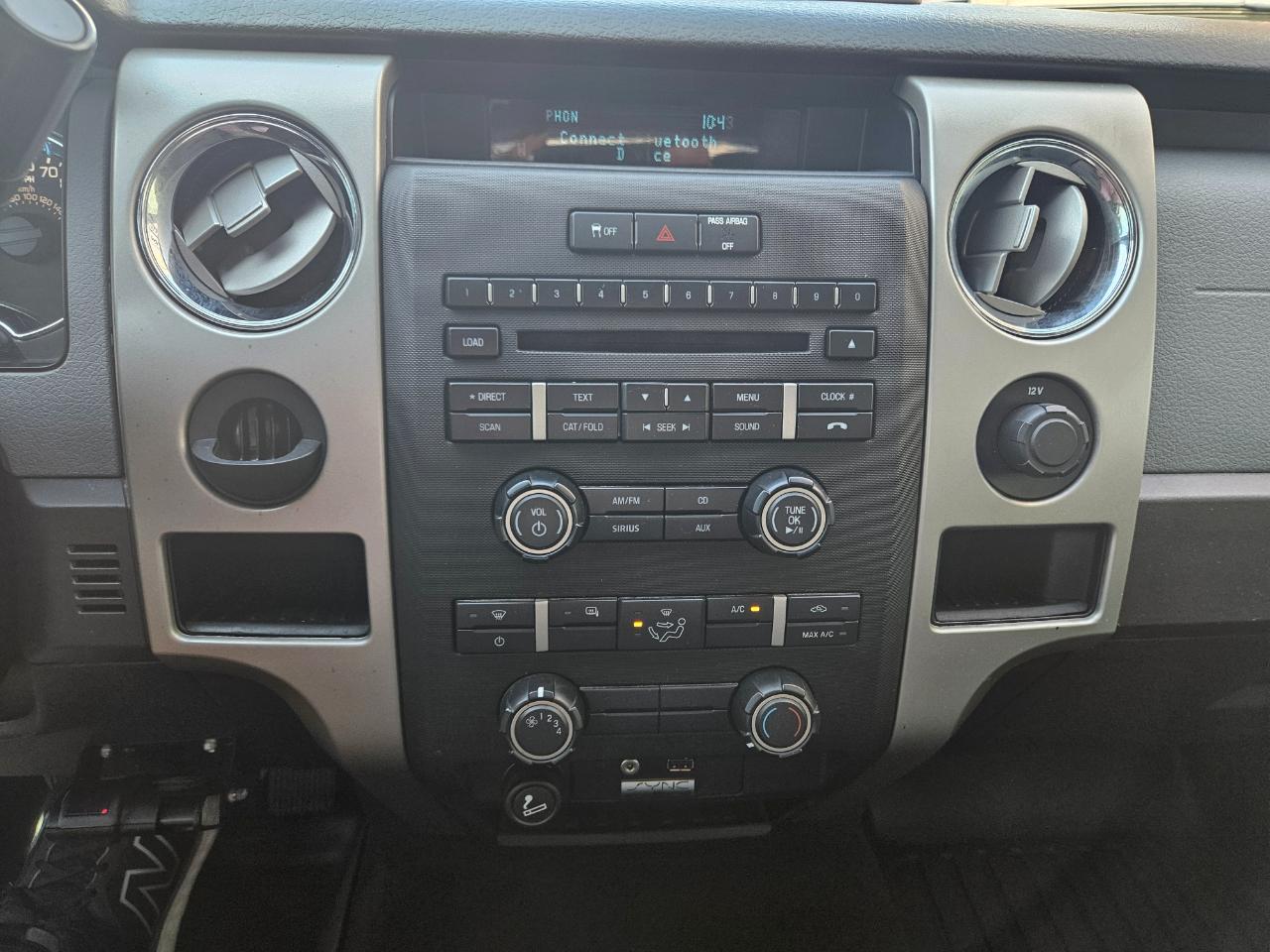 Ford F-150 2WD SuperCrew 145" XLT 2011