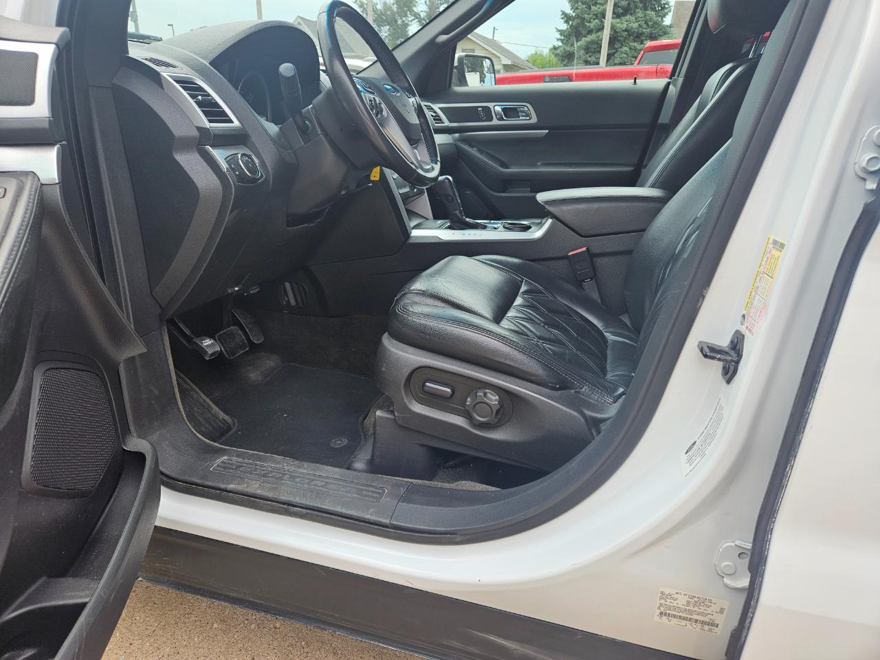 Ford Explorer FWD 4dr XLT 2014