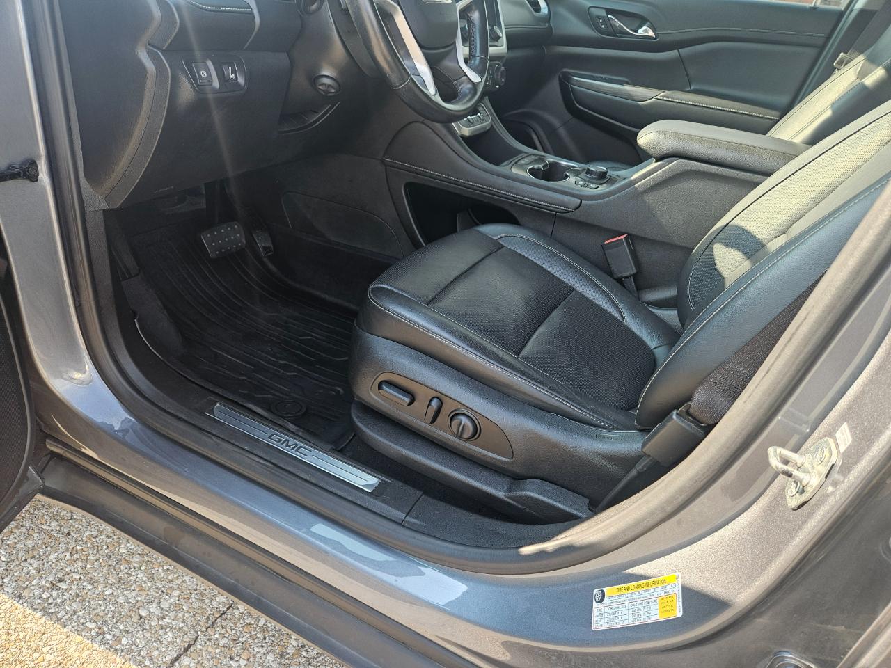GMC Acadia AWD 4dr SLT 2020