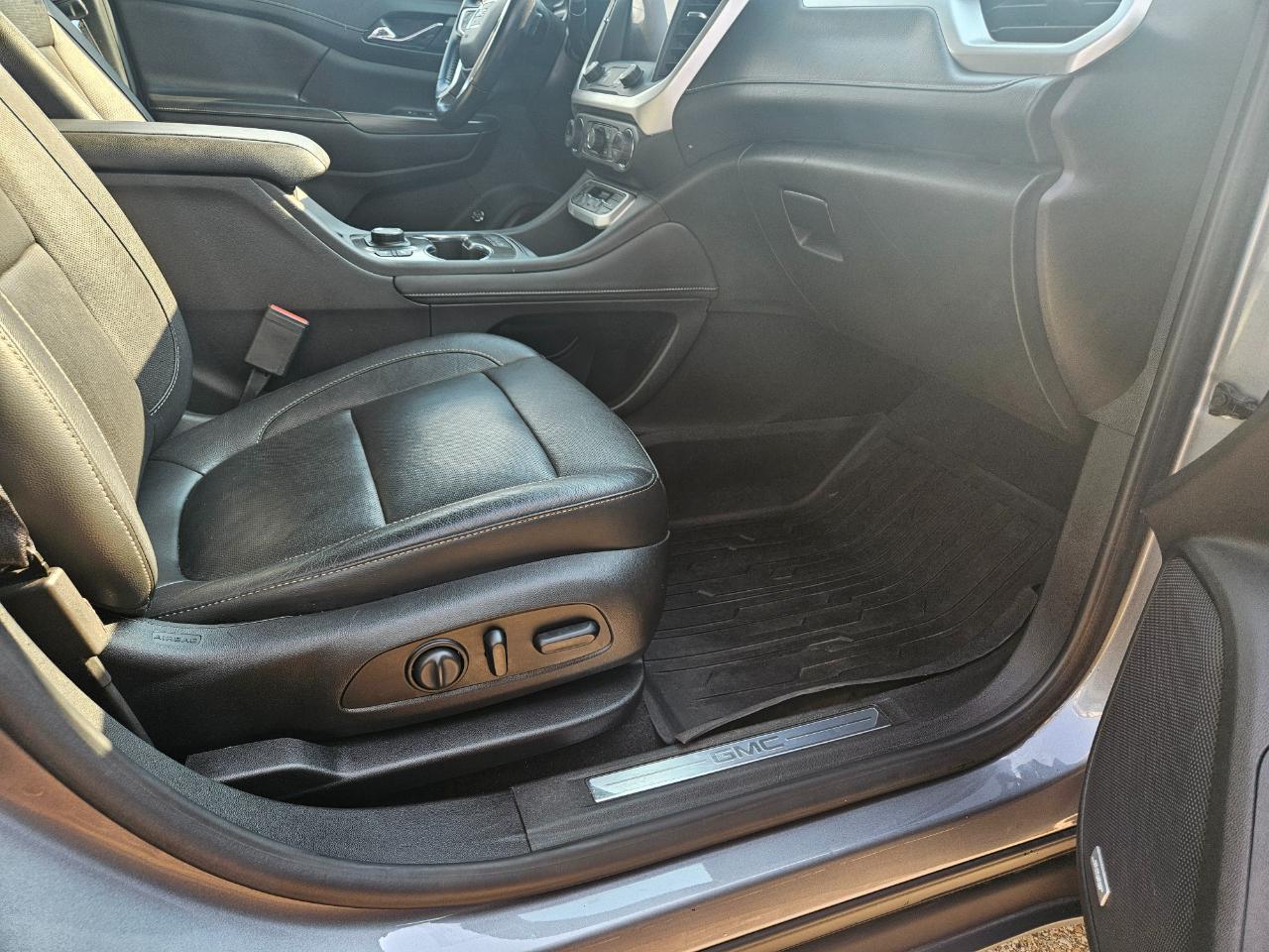 GMC Acadia AWD 4dr SLT 2020
