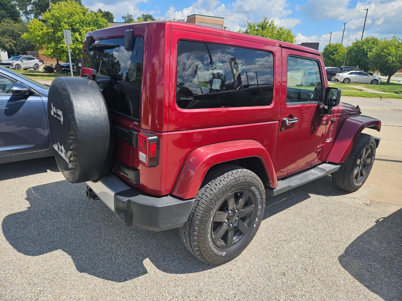 Jeep Wrangler 4WD 2dr Sahara 2011