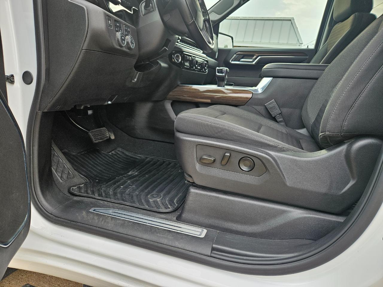 Chevrolet Silverado 1500 4WD Crew Cab 147" RST 2024