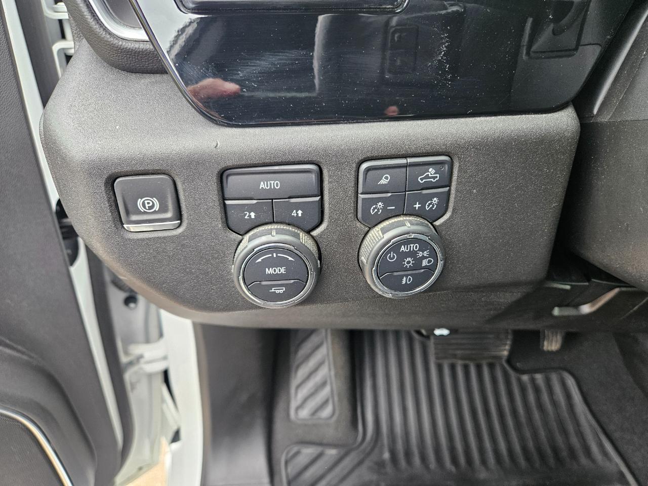 Chevrolet Silverado 1500 4WD Crew Cab 147" RST 2024