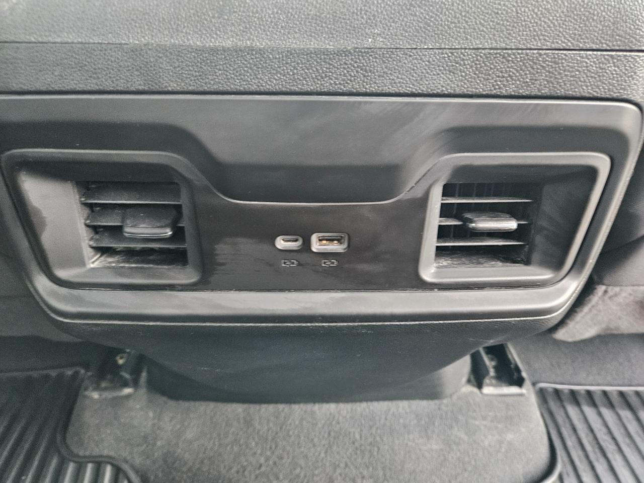 Chevrolet Silverado 1500 4WD Crew Cab 147" RST 2024