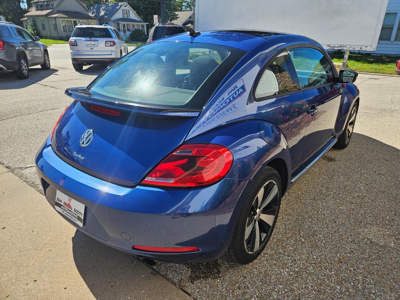 Volkswagen Beetle 2dr Cpe DSG 2.0T Turbo 2012