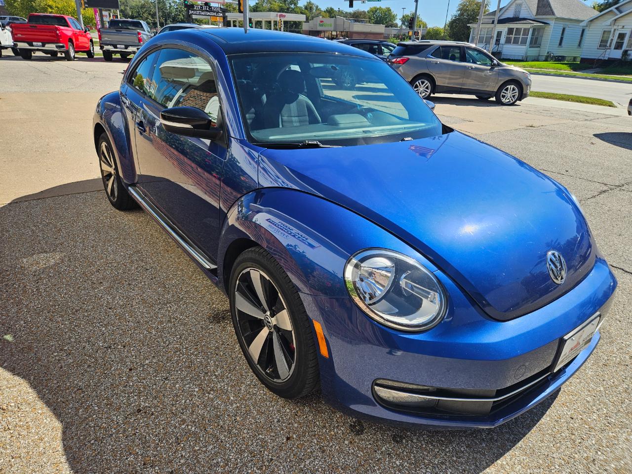 Volkswagen Beetle 2dr Cpe DSG 2.0T Turbo 2012