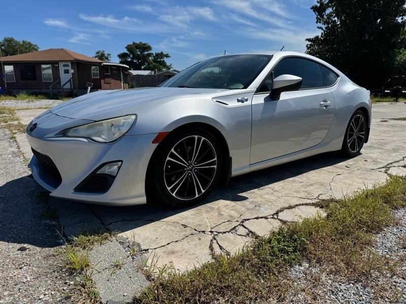Scion FR-S 6MT 2013