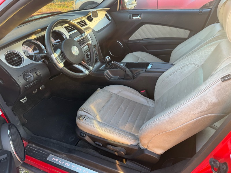 Ford Mustang GT Coupe 2012