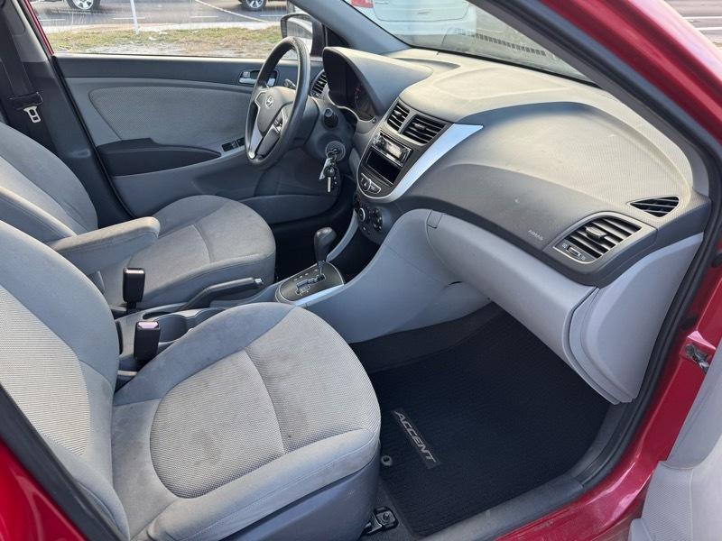 Hyundai Accent GS 2012