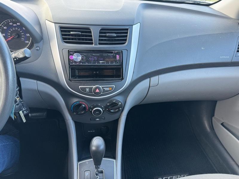 Hyundai Accent GS 2012