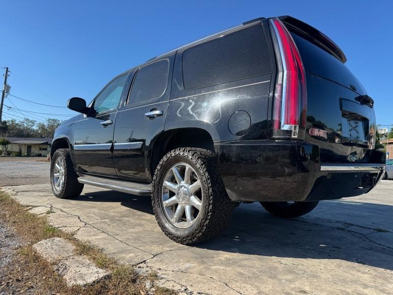 GMC Yukon Denali AWD 2007