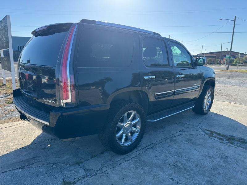 GMC Yukon Denali AWD 2007