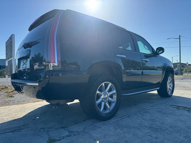 GMC Yukon Denali AWD 2007