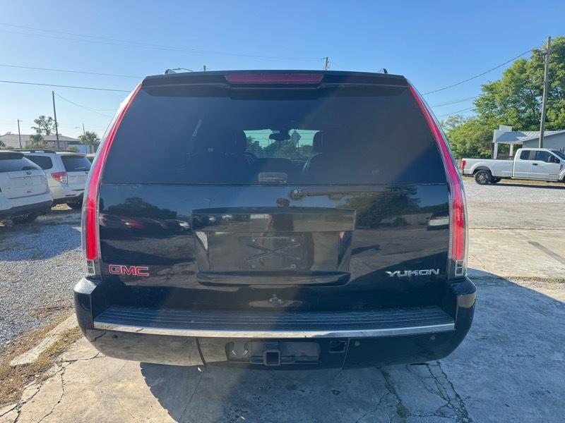 GMC Yukon Denali AWD 2007