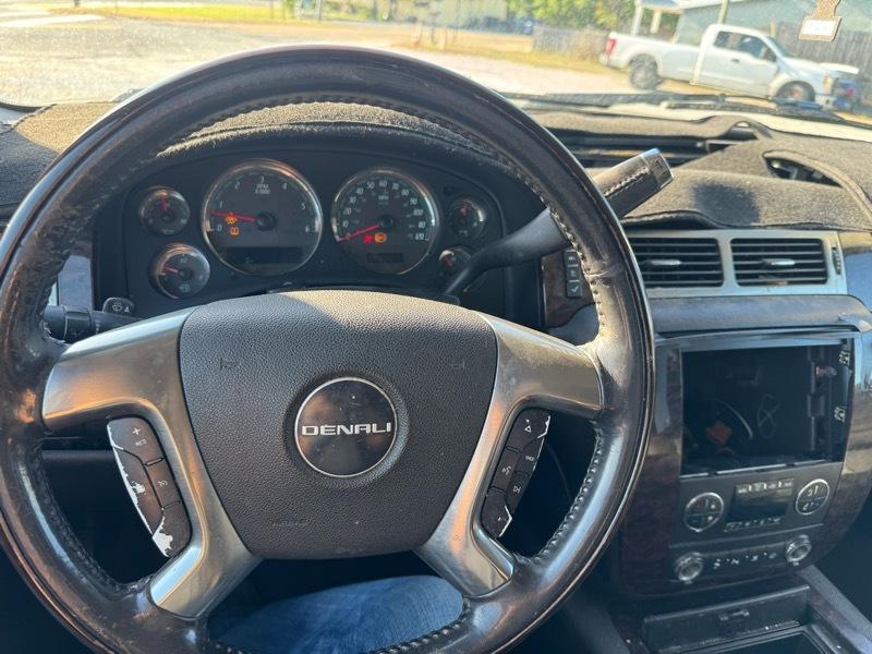 GMC Yukon Denali AWD 2007