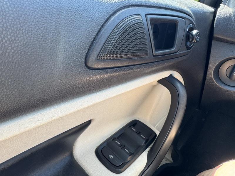 Ford Fiesta SES Hatchback 2012