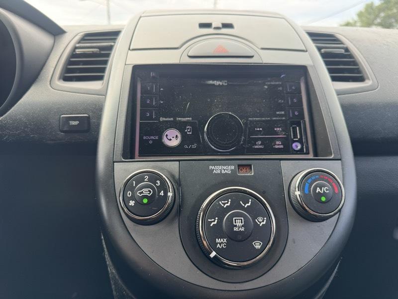 Kia Soul + 2011