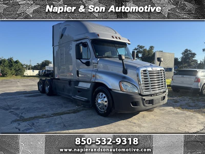 2017 Freightliner CA 113 Cascadia Sleeper